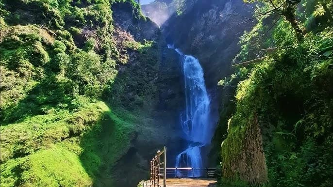 Pokali Waterfall